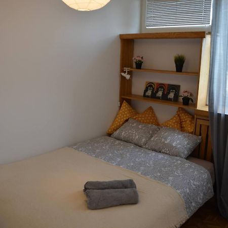 Ohmyhome - Sunny Apartment In City Center Warsaw Exterior photo