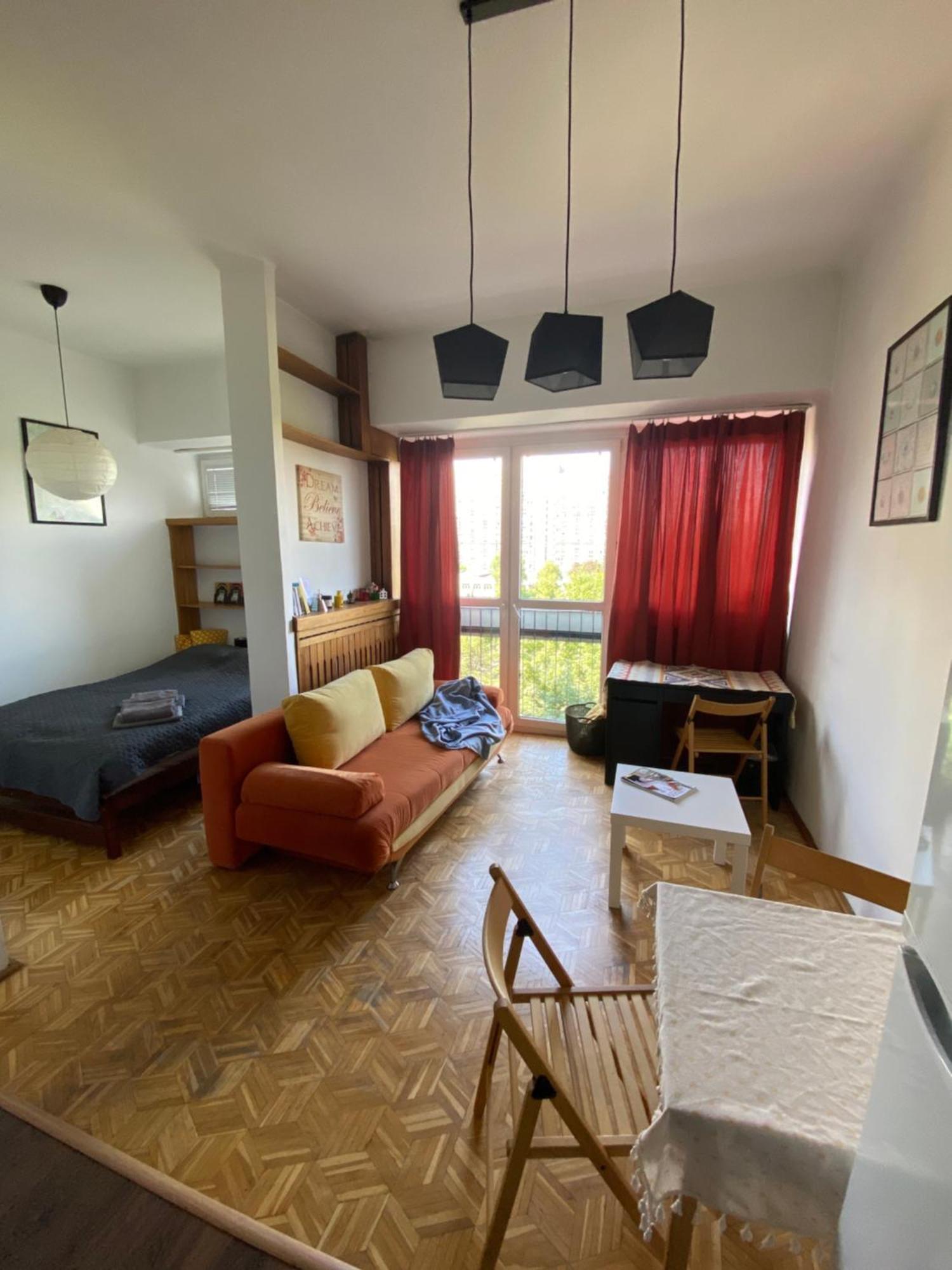 Ohmyhome - Sunny Apartment In City Center Warsaw Exterior photo